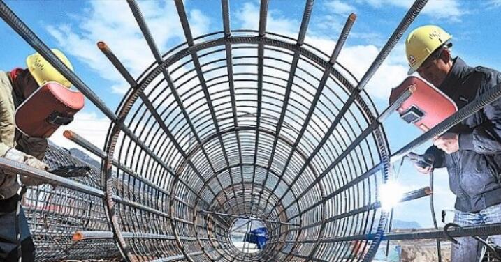 Máquina de solda de gaiola de aço VS Formação de gaiola de aço tradicional 